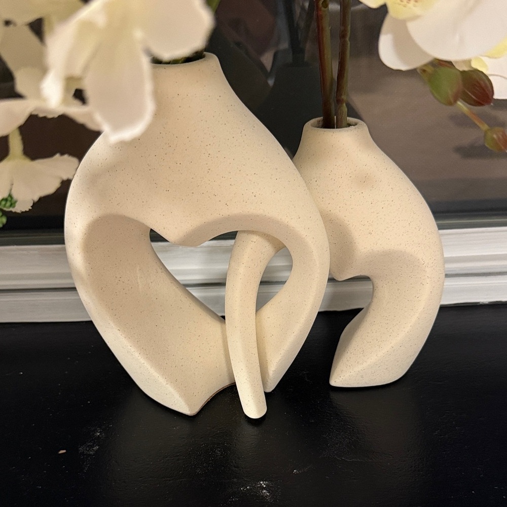 Neutral Ceramic Heart Pair Vase Set - Cream